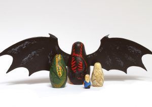 Madre de dragones matryoshka reverso