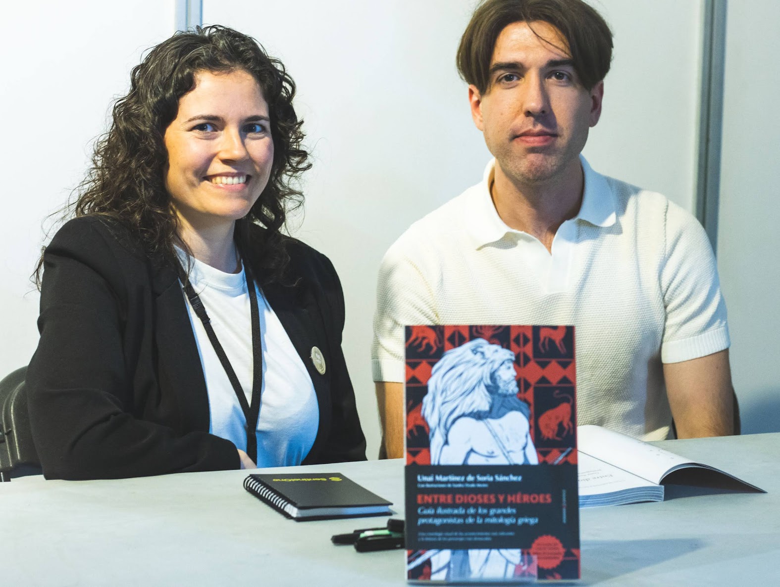 Stand de firmas Entre dioses y héroes.